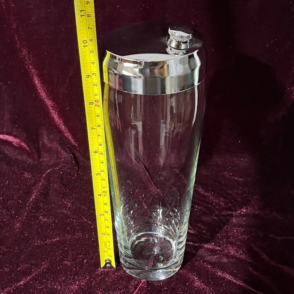 Vintage MCM Large Clear Glass Cocktail Shaker Screw Spout, 10